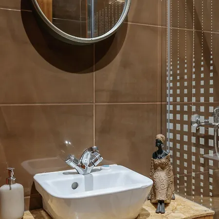 Gasthof Aquilla's Family 104 By Mycelia Lissabon