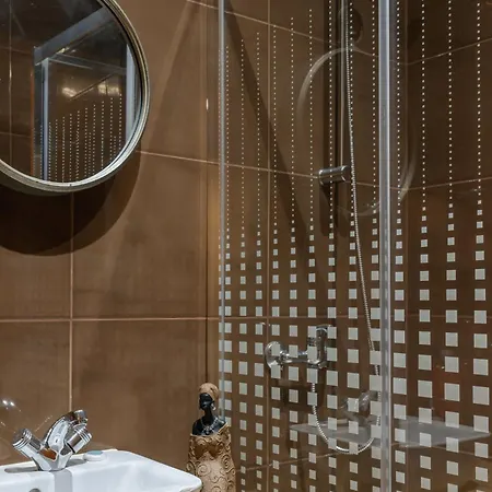 Aquilla's Family 104 By Mycelia Lisboa